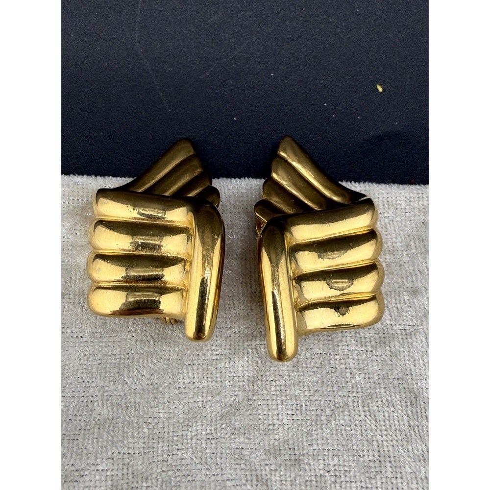 Vintage Ginnie Johansen Earrings Gold Tone Ribbed Wing Chunky GJD Clip On